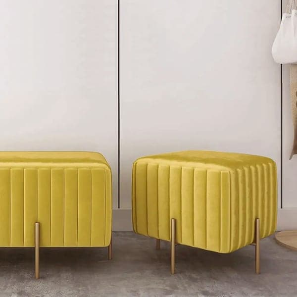 Pouf carré contemporain Ottoman rembourré en velours avec repose-pieds en jaune